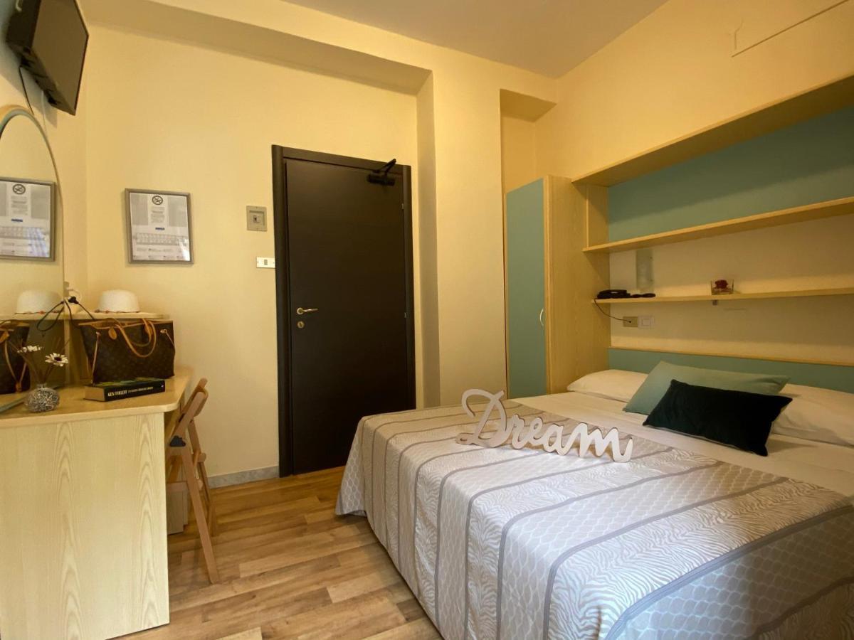 רימיני Hotel Jumbo מראה חיצוני תמונה