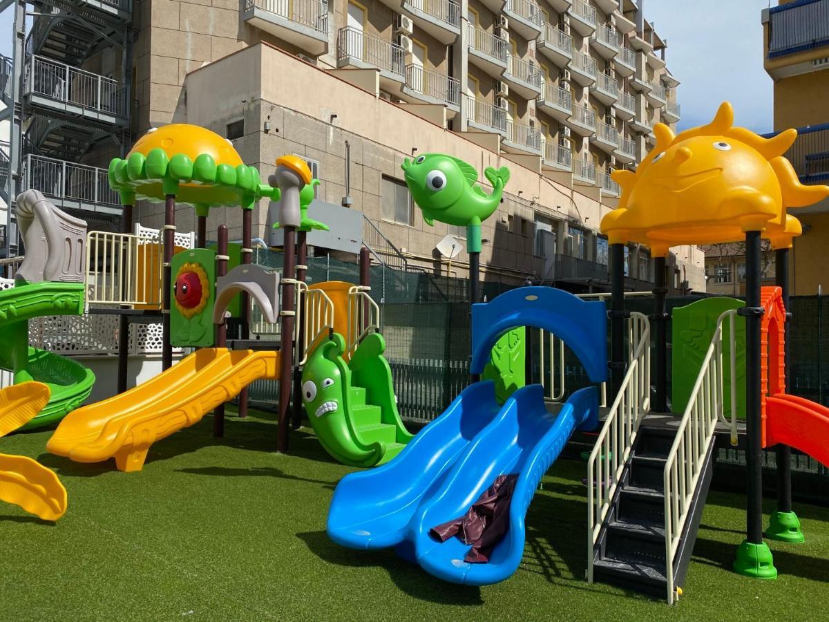 רימיני Hotel Jumbo מראה חיצוני תמונה