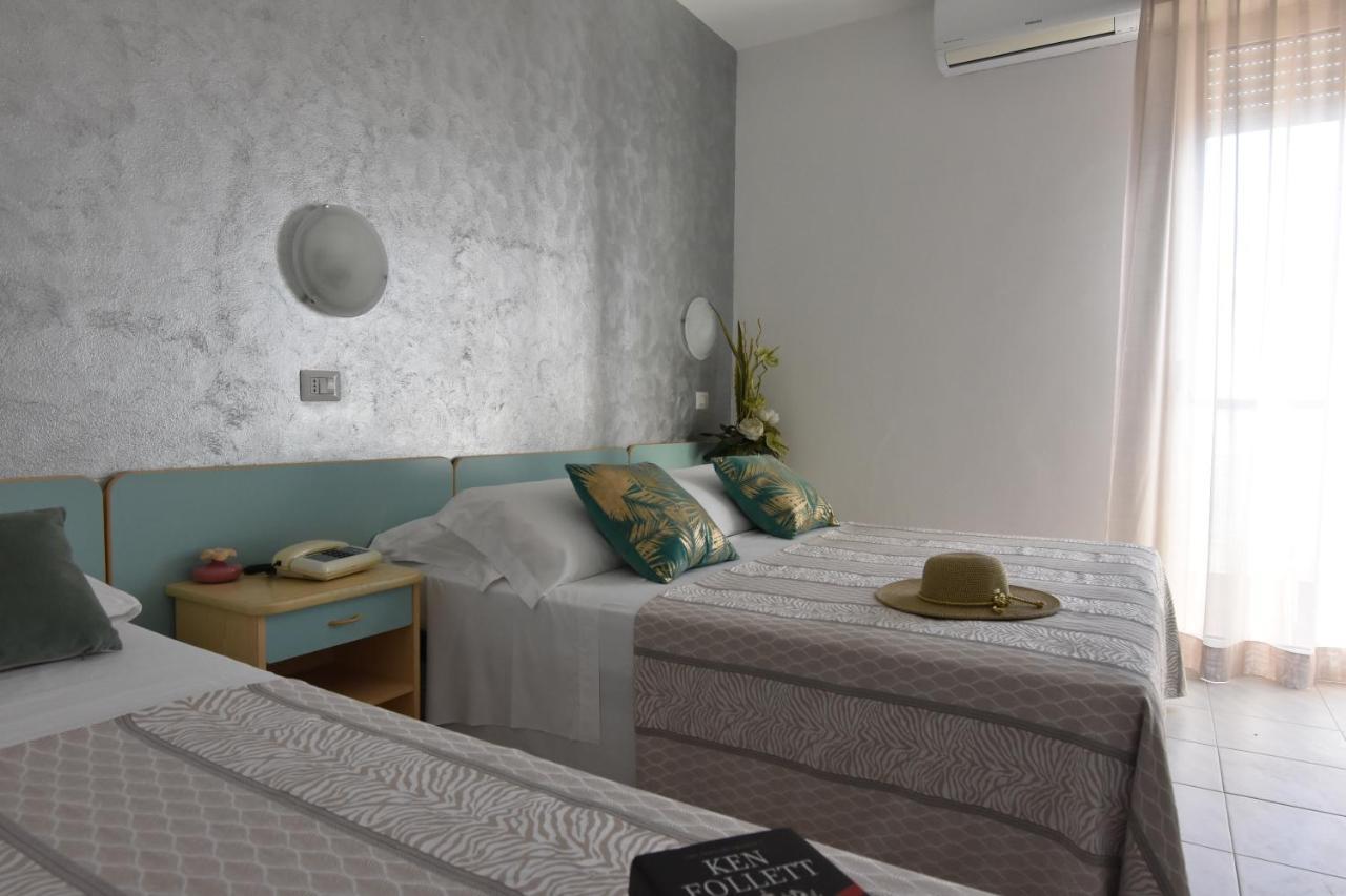 רימיני Hotel Jumbo מראה חיצוני תמונה