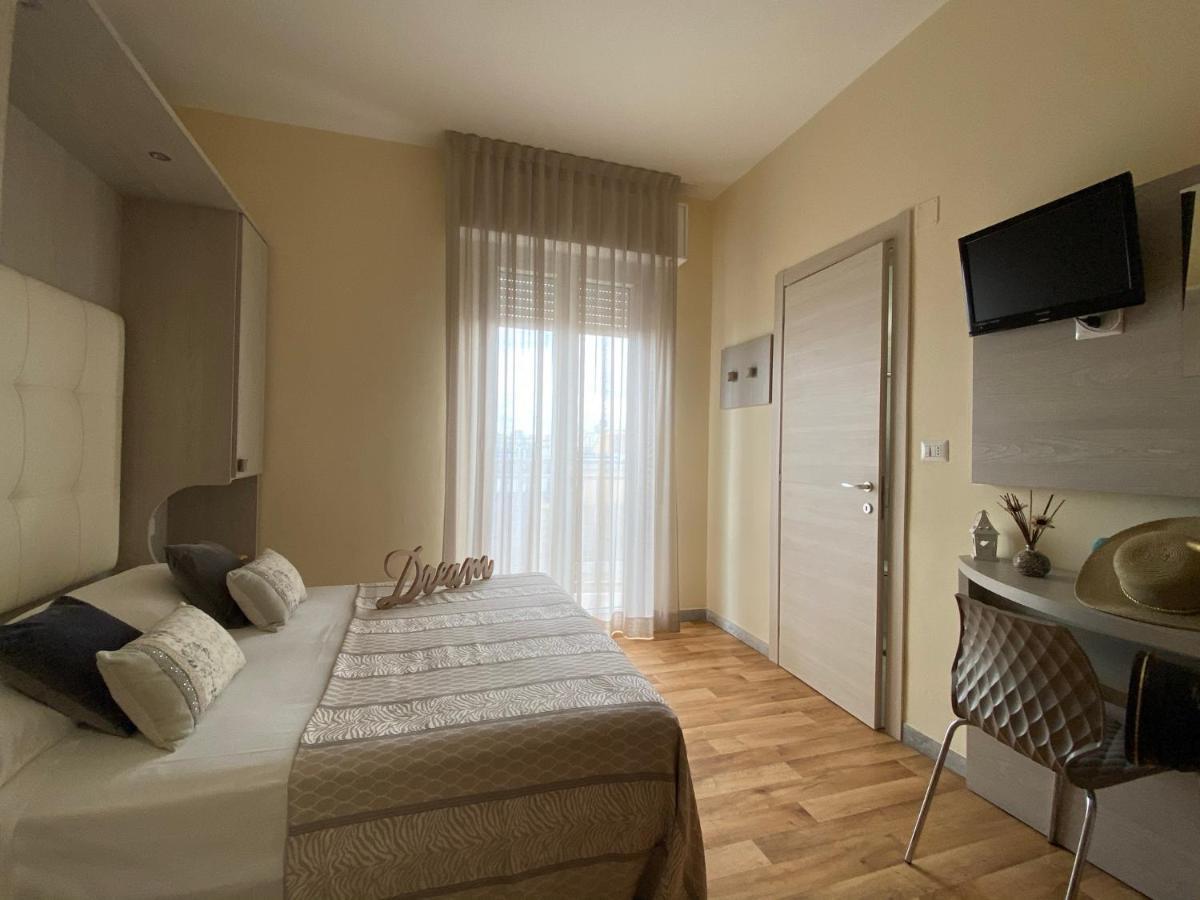 רימיני Hotel Jumbo מראה חיצוני תמונה