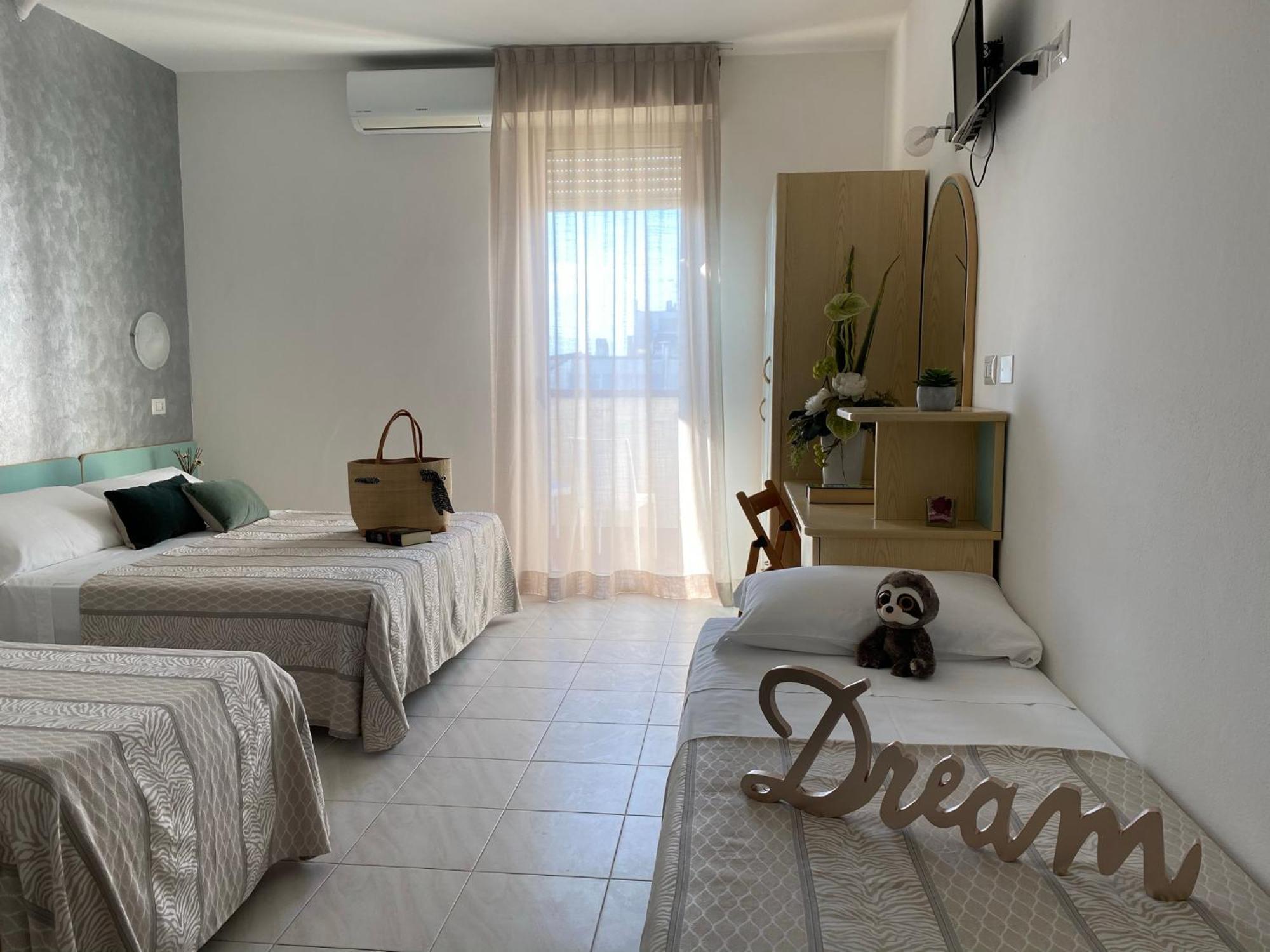 רימיני Hotel Jumbo מראה חיצוני תמונה
