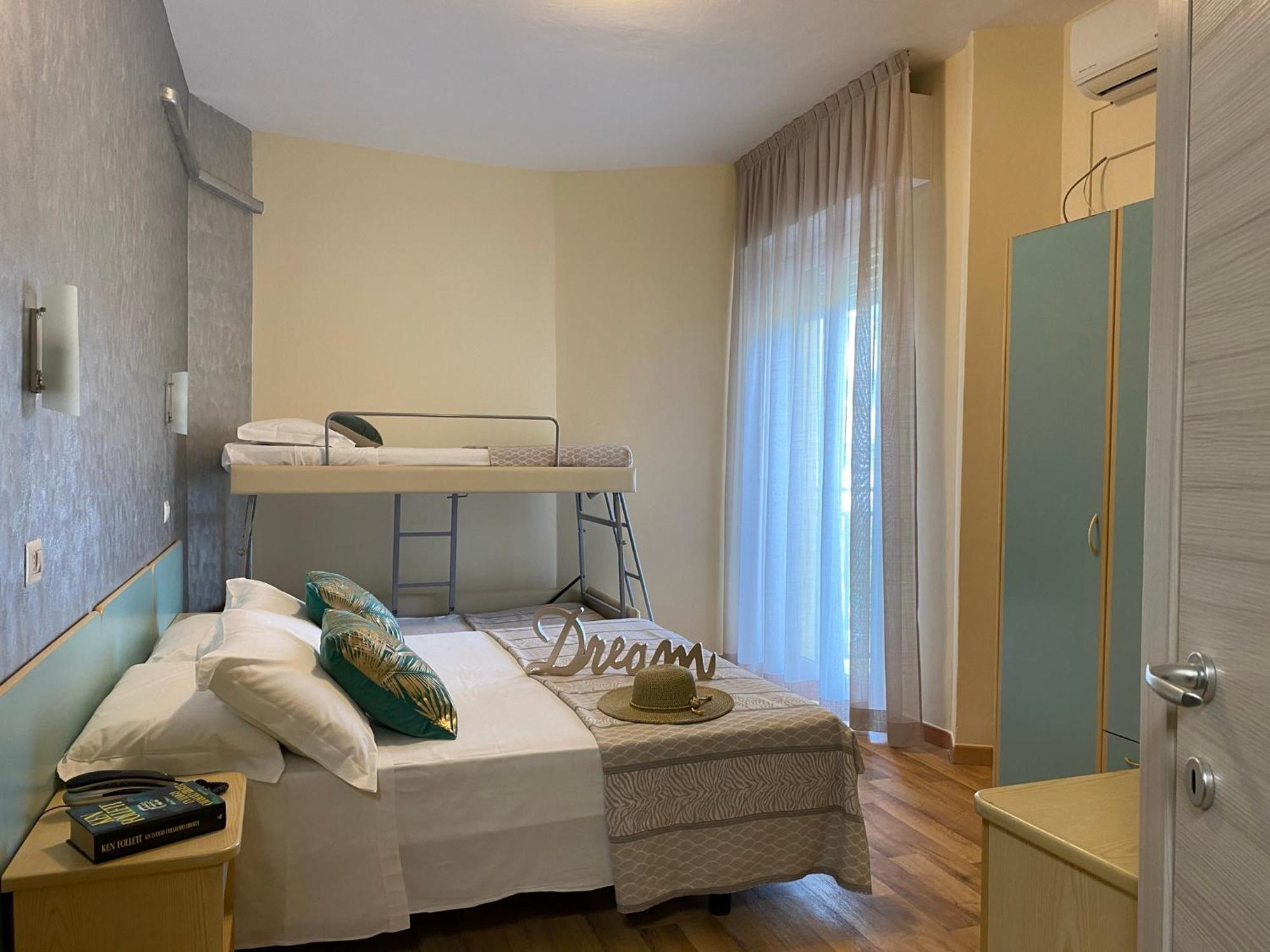 רימיני Hotel Jumbo מראה חיצוני תמונה