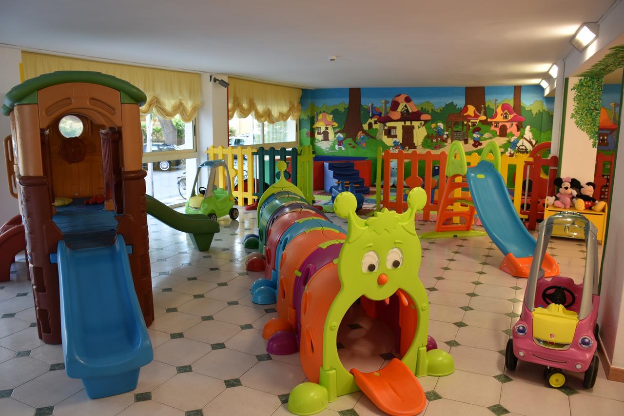 רימיני Hotel Jumbo מראה חיצוני תמונה