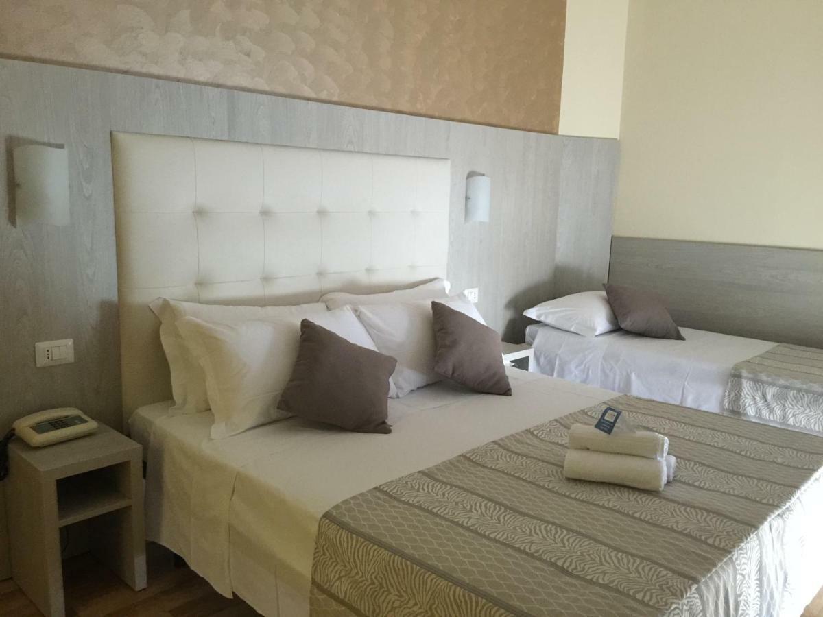 רימיני Hotel Jumbo מראה חיצוני תמונה